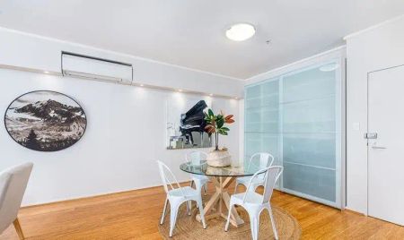 “2 Bedroom Apartment above Maroubra's Pacific Square” - Photo 2