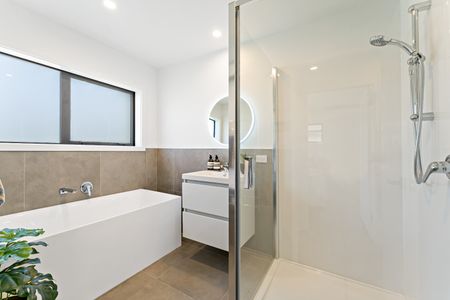 Exceptional 5-Bedroom Home in Prime Farm Cove Location - Photo 5