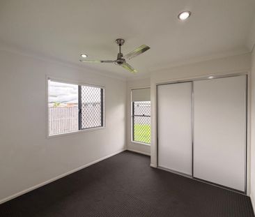 Private 4 Bedroom Duplex! - Photo 2