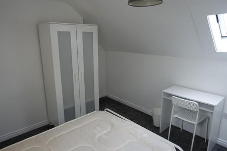 3 bedroom private hall to rent - Photo 5