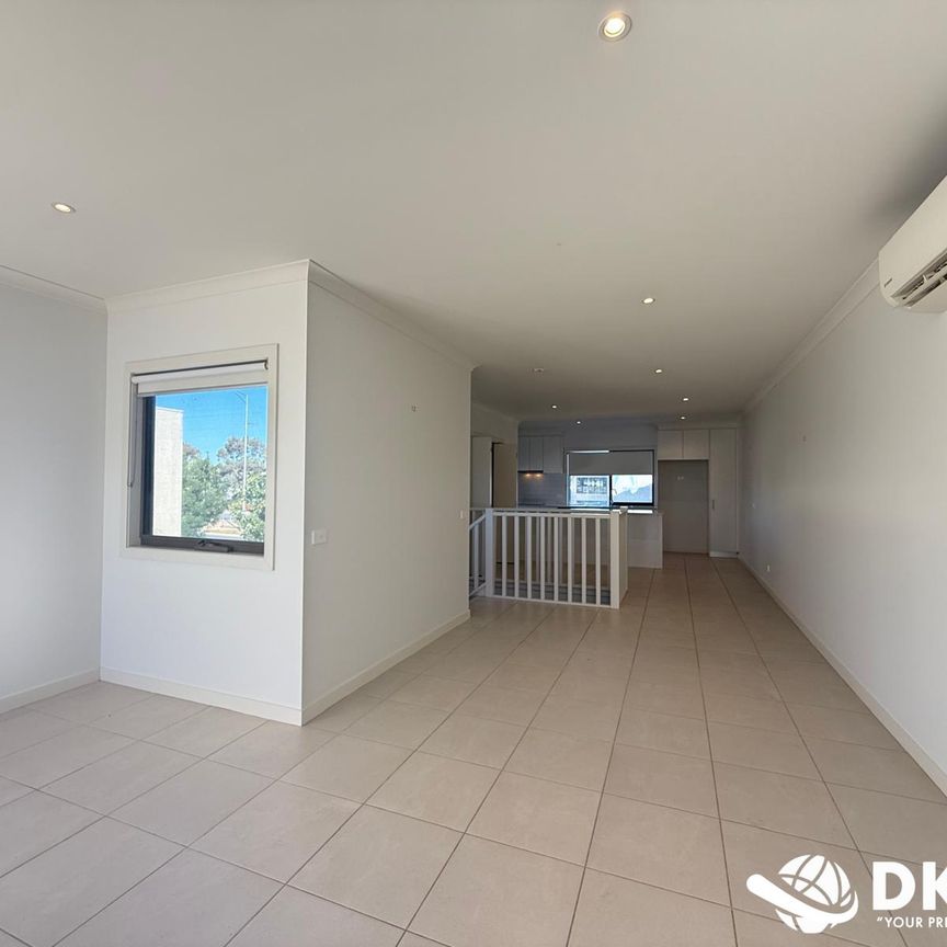 Modern Convenience in a Prime Craigieburn Location - Photo 1