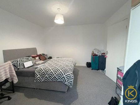 4 bedroom detached house to rent - Photo 5