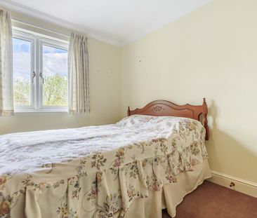 2 bedroom ground floor flat to rent - Photo 4