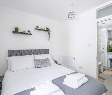 1 Bed Flat, Oakington Manor Drive, HA9 - Photo 5