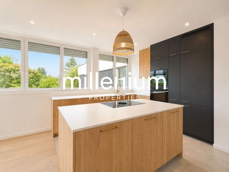 Luxury apartment with large terrace in Troinex - Foto 2