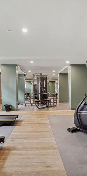 LUXURIOUS FULLY-FURNISHED CONDO - Photo 1