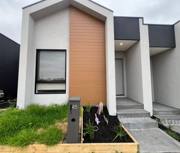 BRAND NEW HOME IN SOUGHT-AFTER TRIBELLA RISE ESTATE - Photo 5