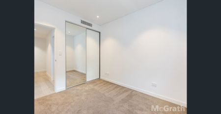 Centrally located two bedroom apartment - Photo 2