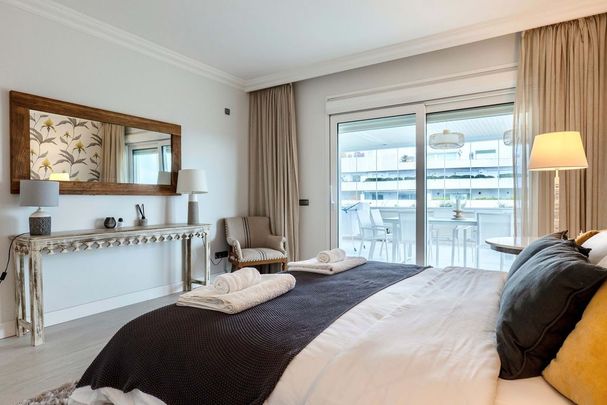 3 bedroom luxury penthouse for rent in Málaga, Andalusia - Photo 1