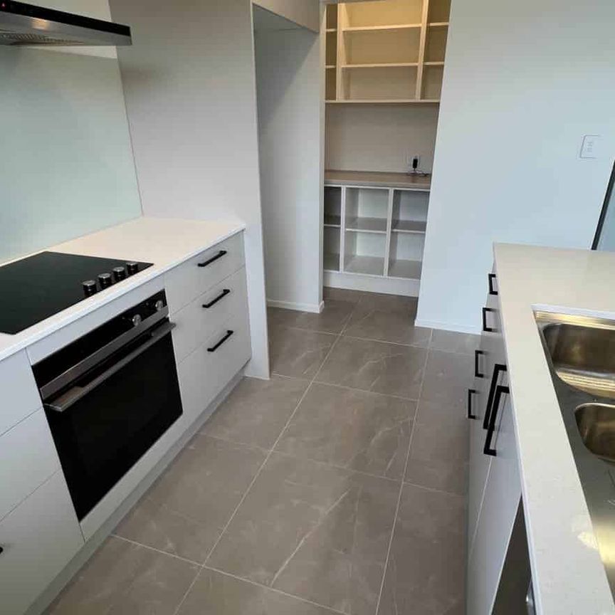 High Spec 4 bedroom - Photo 1