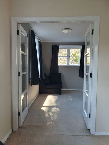 Cosy family home with garden veges - Photo 3