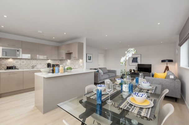 Canal Walk Edinburgh EH3 - Photo 1