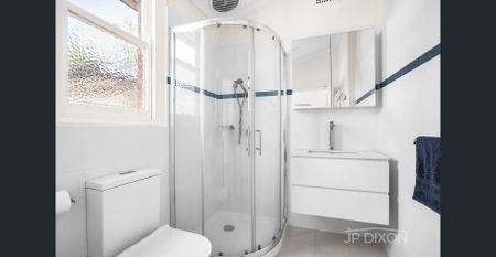 Charming Family Home for Rent in a Peaceful Neighborhood - Photo 3