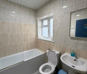 Room in a Shared House, Tanner St, IG11 - Photo 5