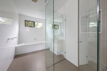 19A St James Ave, Bentleigh VIC 3204 - Townhouse For Rent | Domain - Photo 4