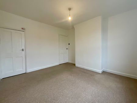 2 bedroom Mid Terraced House to let - Photo 2