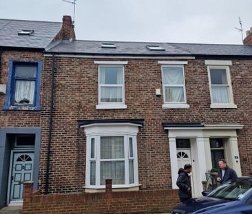 1 bedroom in a house share to rent - Photo 4