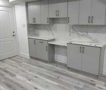 For Lease - 5321 Durie Road Unit# BASEMENT APT SEP ENT., Mississaug... - Photo 2