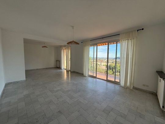 Location Appartement 4 pièces 94m² HYERES 83400 - Photo 1