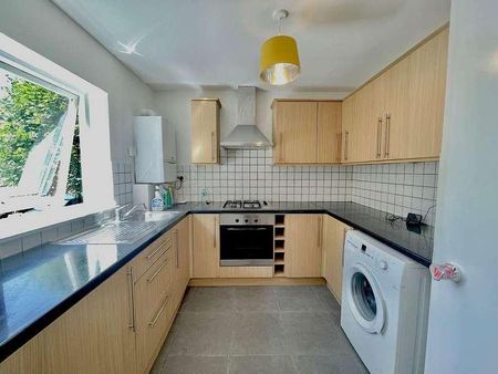 St. Georges Road, London, Greater London, N13 - Photo 4