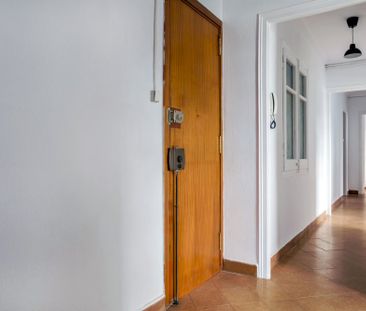 Bright double room in Valencia street - Photo 2