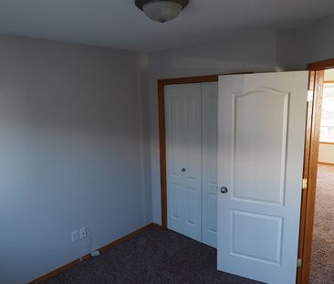 3 Bedroom House Located in Riverside Meadows! - Photo 6