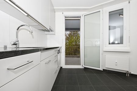 Schöne Familienwohnung mit eigenem Waschturm - Photo 2