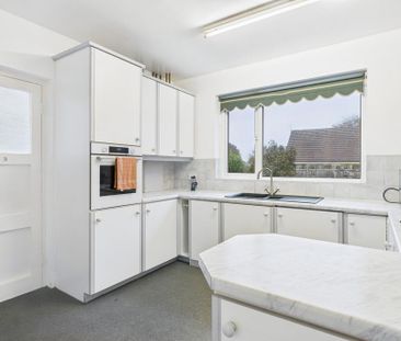 2 bedroom detached bungalow to rent - Photo 1