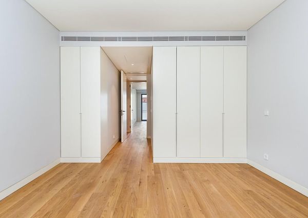 2 Bedroom Apartment with a view, Largo do Rato, Lisboa