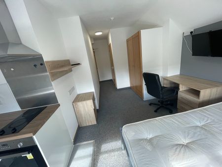 Studio Flat, Regent Road, LE1 - Photo 3