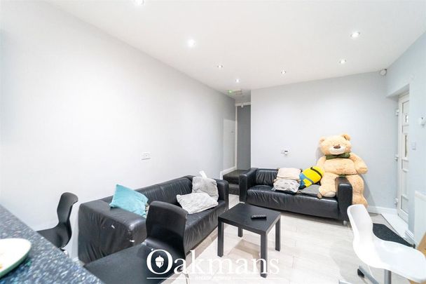 6 bedroom house to rent - Photo 1