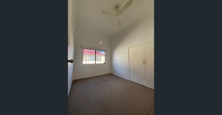 HOUSE-SIZED UNIT in New Farm: Space, Serenity & Yard - Photo 4