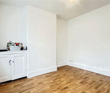 3 bedroom house to rent Tennyson Road, Luton, LU1 - Photo 2