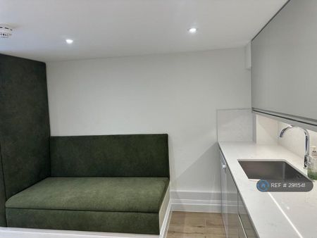 Studio to rent - Photo 2