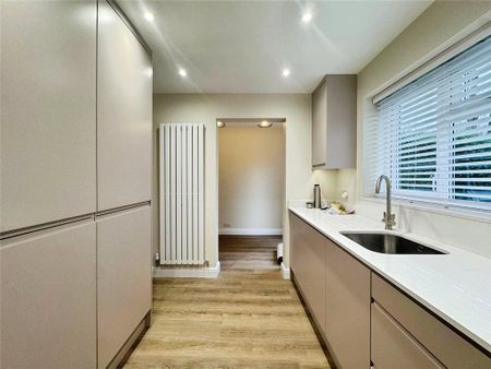 3 bedroom end of terrace house to rent - Photo 4