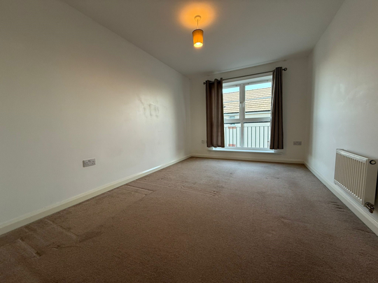 Peterborough - Photo 1