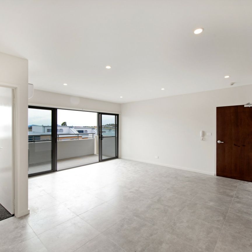 Ashi complex with lift! - Photo 1