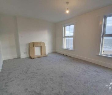 The Parade, CO14 - Photo 3