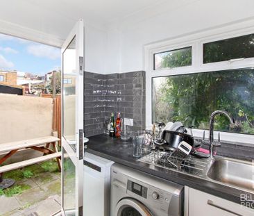 4 bedroom terraced house to rent - Photo 6