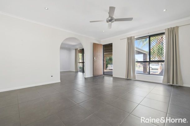 Low Set 3 Bedroom Home with Swimming Pool! - Photo 1
