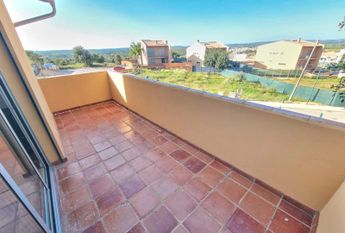 Moradia T3 Duplex para Arrendamento Anual em Algoz