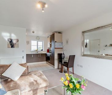 2 bedroom Flat To Let Total Size: 640 SQ FT - Photo 1