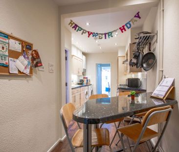 Perfectly located house on Coburn Street - Photo 2