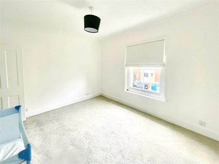 2 bedroom semi-detached house to rent - Photo 3