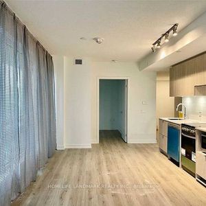 Bloor/Sherbourne-Bright Spacious 2Bed 2Bath 1Locker - Photo 2