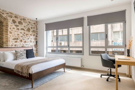 Psyrri Hideout · Chic 2BR Apartment - Photo 3