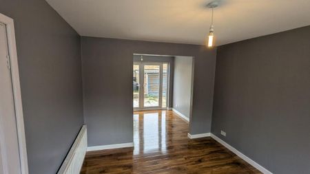 3 bedroom semi-detached house to rent - Photo 3