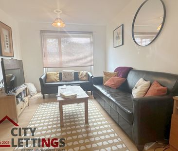 2 Bedroom Mid Terraced House - Photo 1