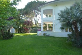 via sant elme, 12, Forte dei Marmi, Tuscany 55042