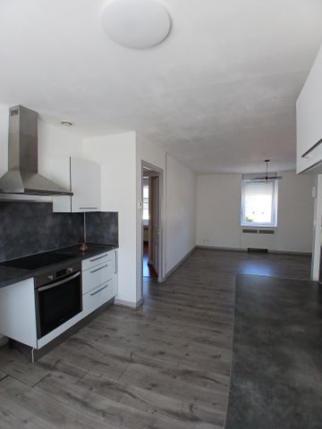 Location Appartement 3 pièces 54m² MONTCEAU LES MINES 71300 - Photo 3